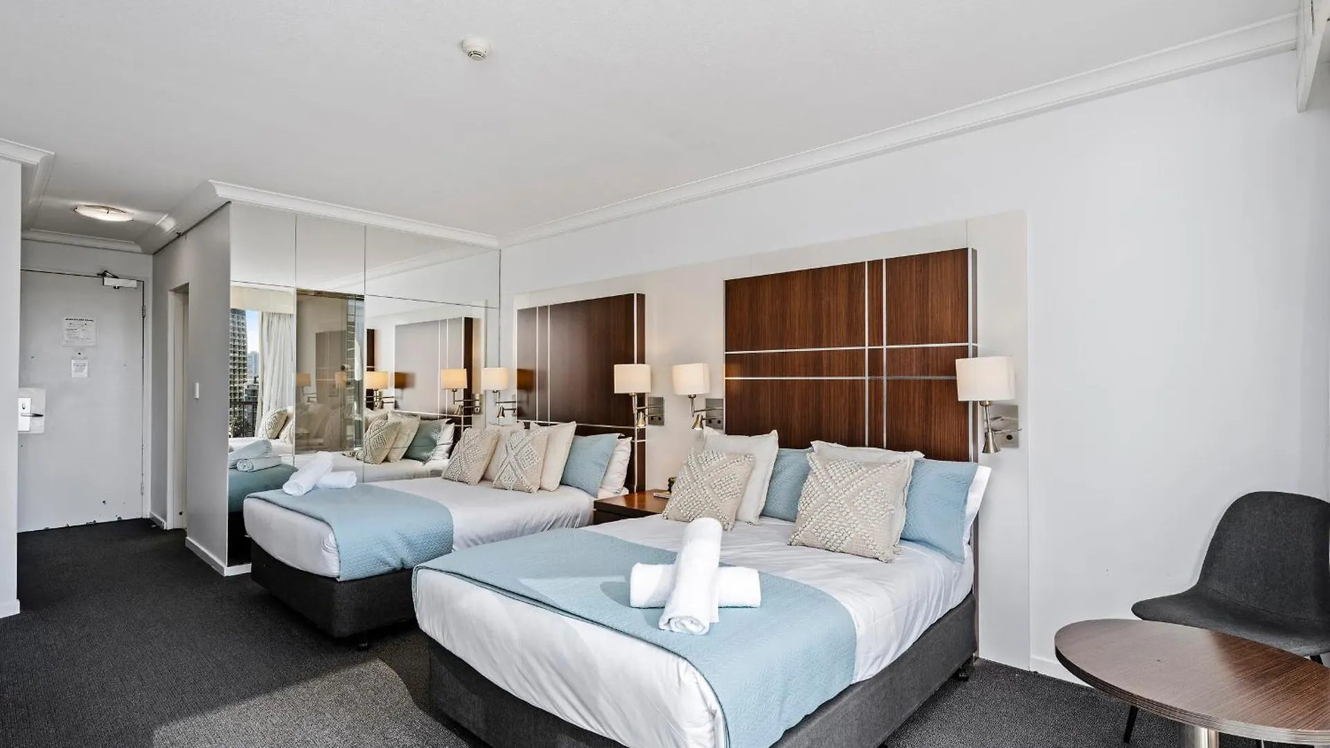 Central Twin Units In The Heart Of Surfers Paradise - Q Stay Gold Coast Australia